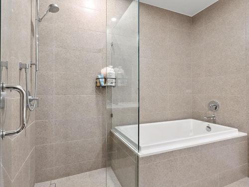 203-6693 Nelson Avenue, West Vancouver, BC 