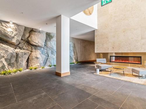 203-6693 Nelson Avenue, West Vancouver, BC 