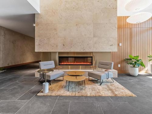 203-6693 Nelson Avenue, West Vancouver, BC 