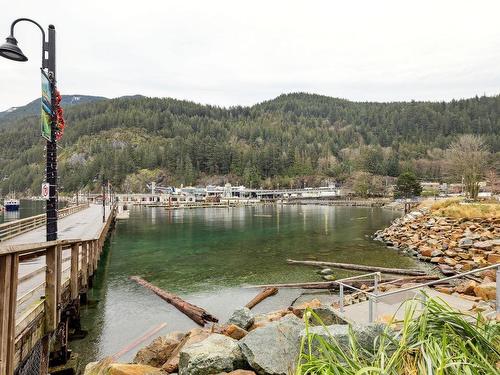 203-6693 Nelson Avenue, West Vancouver, BC 