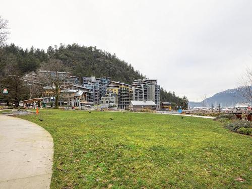 203-6693 Nelson Avenue, West Vancouver, BC 