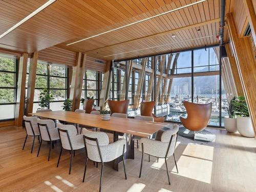 203-6693 Nelson Avenue, West Vancouver, BC 