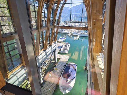 203-6693 Nelson Avenue, West Vancouver, BC 