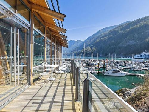 203-6693 Nelson Avenue, West Vancouver, BC 