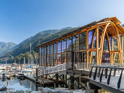 203-6693 Nelson Avenue, West Vancouver, BC 