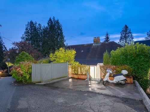 3260 Travers Avenue, West Vancouver, BC 