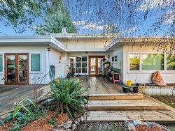 1488 PALMERSTON AVENUE  West Vancouver, BC V7T 2H7