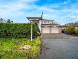 3620 Vinmore Avenue  Richmond, BC V7C 1S5