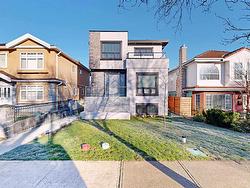 2577 PARKER STREET  Vancouver, BC V5K 2T2