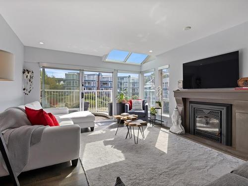 1594 Island Park Walk, Vancouver, BC 