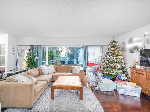 77 Desswood Place, West Vancouver, BC 