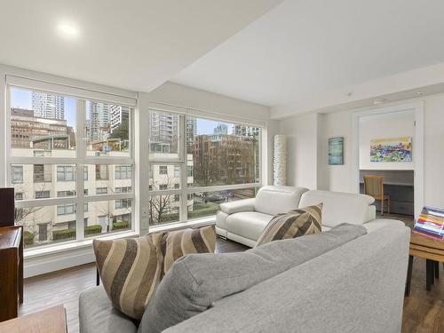 403 910 Beach Avenue, Vancouver, BC 