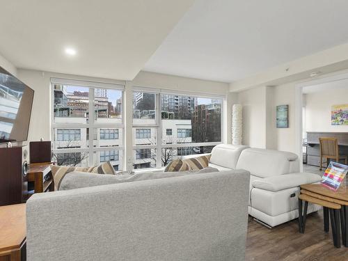 403 910 Beach Avenue, Vancouver, BC 