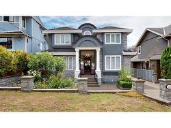 467 W KINGS ROAD  North Vancouver, BC V7N 2M2