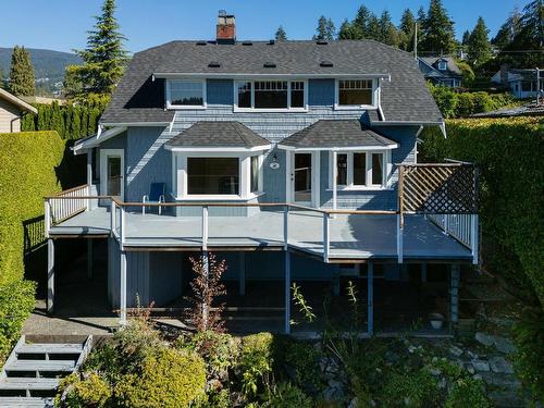 1028 Clyde Avenue, West Vancouver, BC 