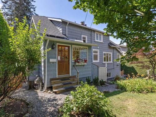 1028 Clyde Avenue, West Vancouver, BC 