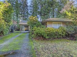 4025 SUNSET BOULEVARD  North Vancouver, BC V7R 3Y6