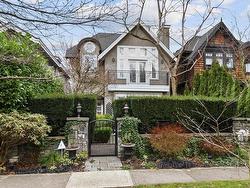 4443 W 15TH AVENUE  Vancouver, BC V6R 3B1