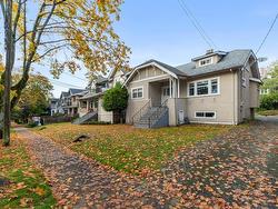 2325 W 8TH AVENUE  Vancouver, BC V6K 2A8