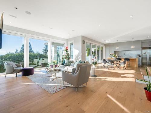 3326 Westmount Road, West Vancouver, BC 