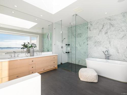 3326 Westmount Road, West Vancouver, BC 