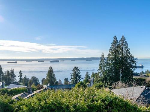 3326 Westmount Road, West Vancouver, BC 