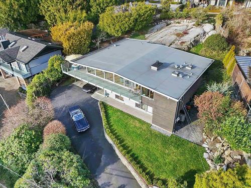 4045 Bayridge Avenue, West Vancouver, BC 