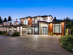 3560 HIGHLAND BOULEVARD  North Vancouver, BC V7R 2Y6