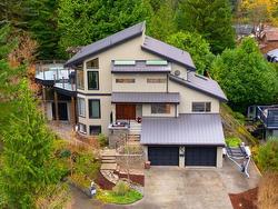 1605 LOCKEHAVEN ROAD  North Vancouver, BC V7G 2H3