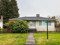 3692 E 24 AVENUE  Vancouver, BC V5R 1H1