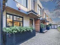 5486 OAK STREET  Vancouver, BC V6M 2V6