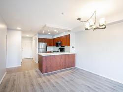 208-633 16th Avenue W Vancouver, BC V5Z 1S5