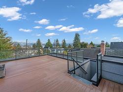 4239 W 11TH AVENUE  Vancouver, BC V6R 2L8