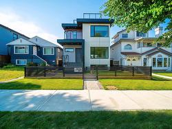 3126 E 17TH AVENUE  Vancouver, BC V5M 2N7