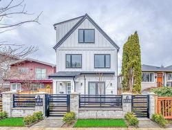 2-2727 Parker Street  Vancouver, BC V5K 2T6