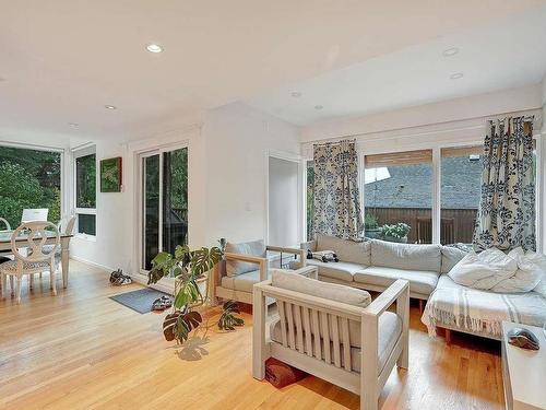 5344 Cliffridge Avenue, North Vancouver, BC 