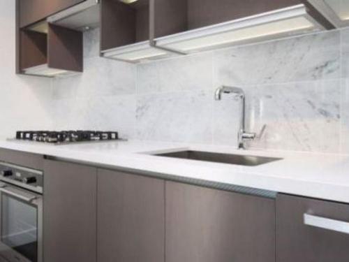 618-68 Smithe Street, Vancouver, BC 