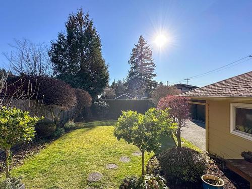 1092 Kings Avenue, West Vancouver, BC 