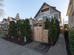 526 E 10TH AVENUE  Vancouver, BC V5T 2A4