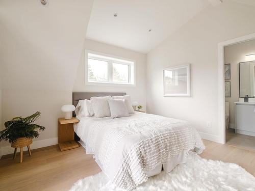 3674 Oxford Street, Vancouver, BC 