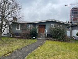 5570 Baillie Street  Vancouver, BC V5Z 3M8