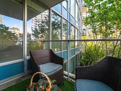 301 689 ABBOTT STREET  Vancouver, BC V6B 0J2