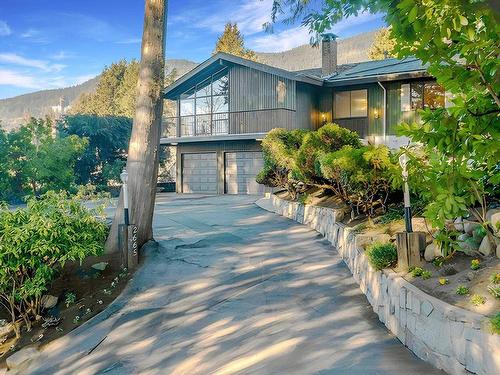 2665 Palmerston Avenue, West Vancouver, BC 