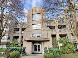 206-3023 4th Avenue W Vancouver, BC V6K 1R5