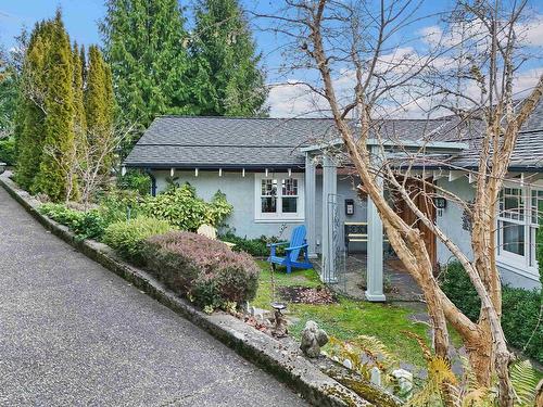 1370 Whitby Road, West Vancouver, BC 