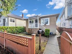 4702 CLARENDON STREET  Vancouver, BC V5R 3J1