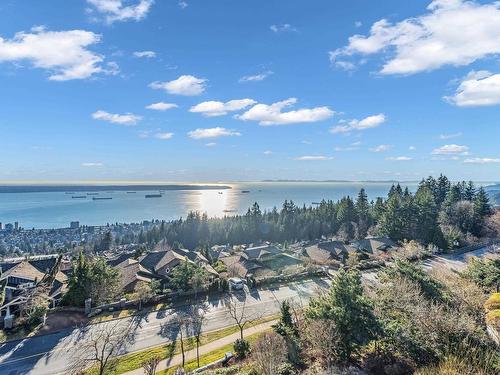 2436 Halston Court, West Vancouver, BC 