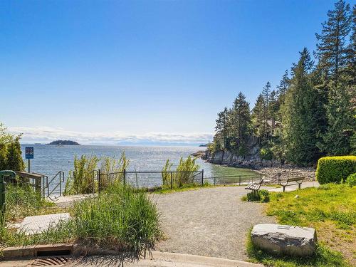 6779 Dufferin Avenue, West Vancouver, BC 