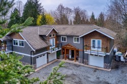 6251 Jasper Road  Sechelt, BC V7Z 0M2