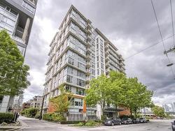 1605 1833 CROWE STREET  Vancouver, BC V5Y 0A2